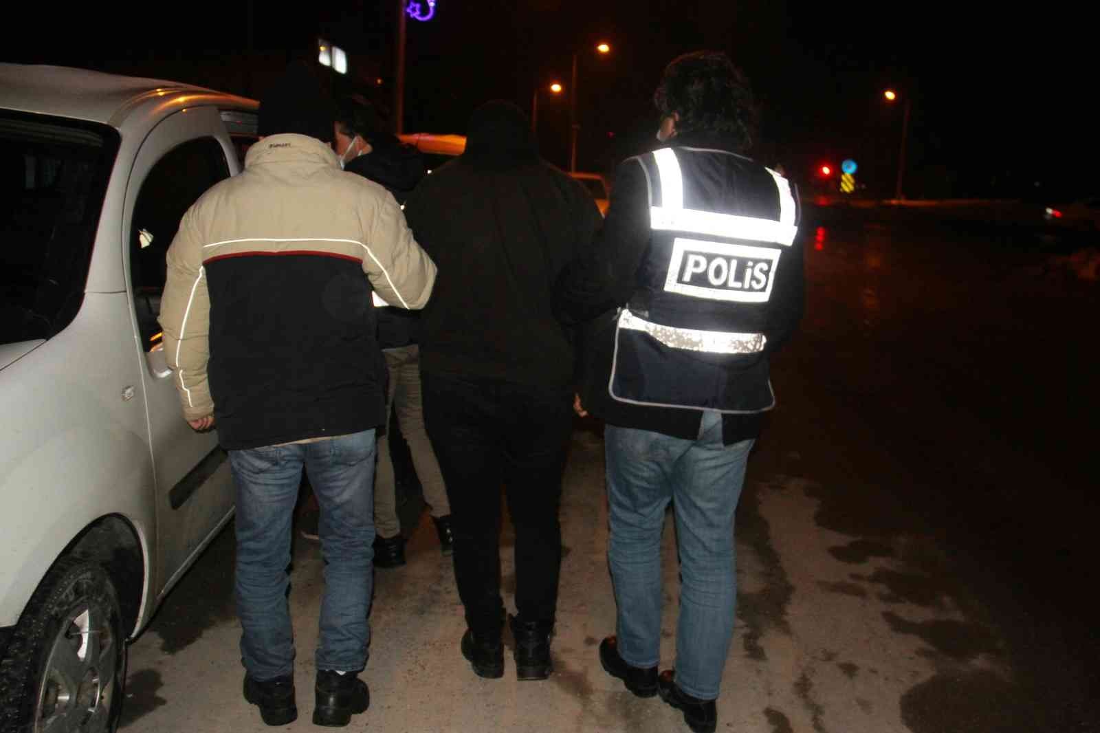 Konya’da inşaattaki hırsızlığın şüphelileri tutuklandı #konya