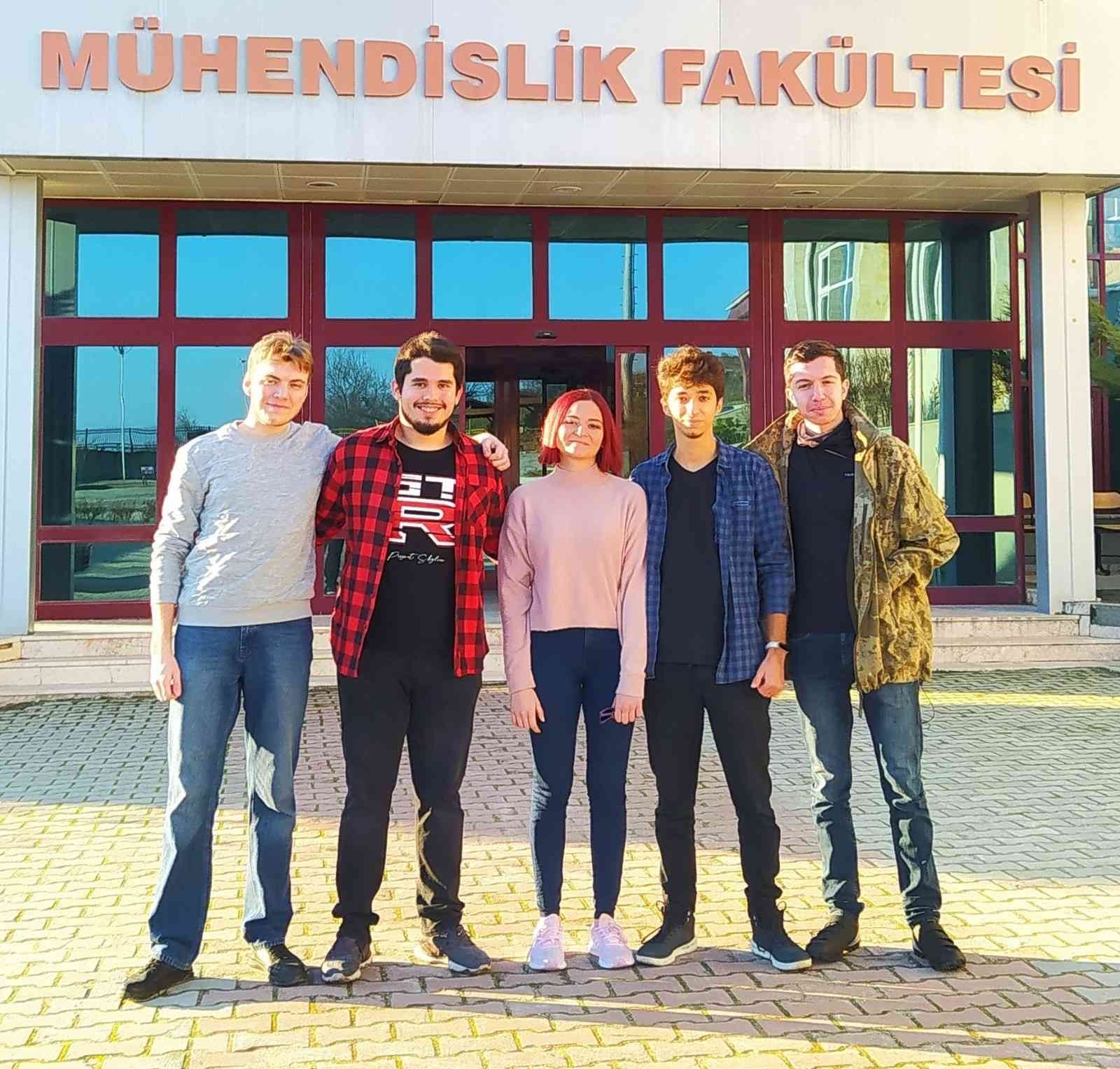 Edirne’de üniversite öğrencileri, robot yarışmasından ödülle döndü #edirne