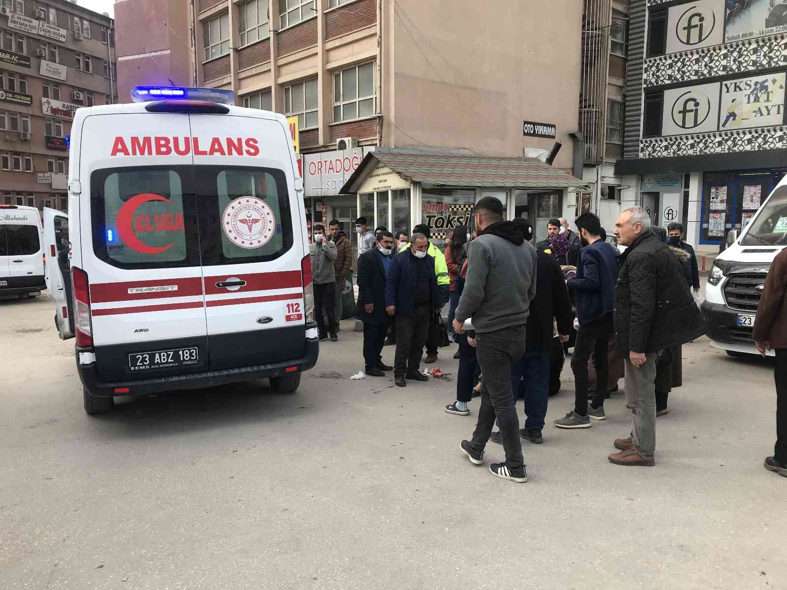 Elazığ’da minibüsün çarptığı yaya yaralandı