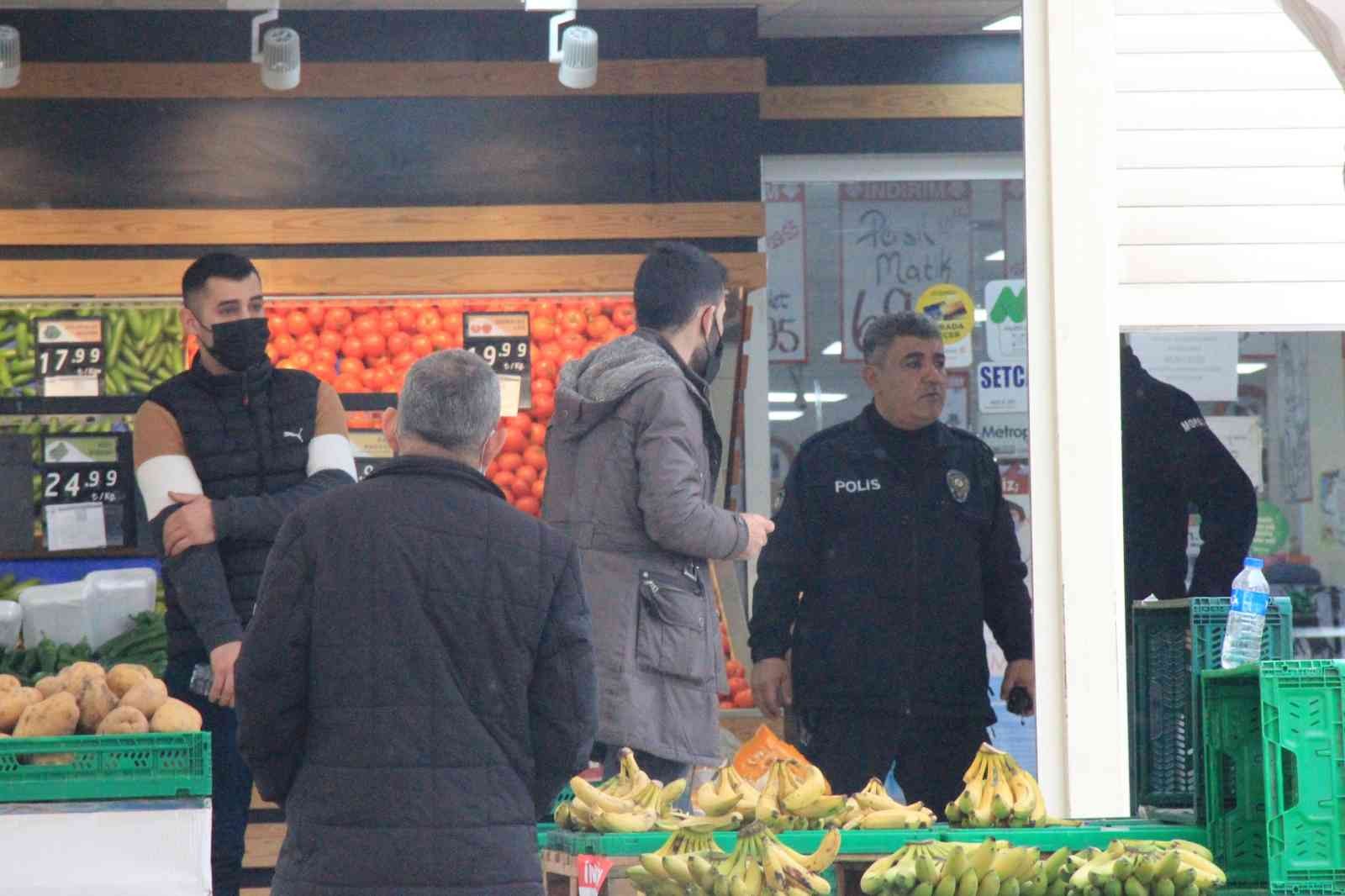 Evli çift, alışveriş için gittikleri süpermarkette silahlı saldırıya uğradı