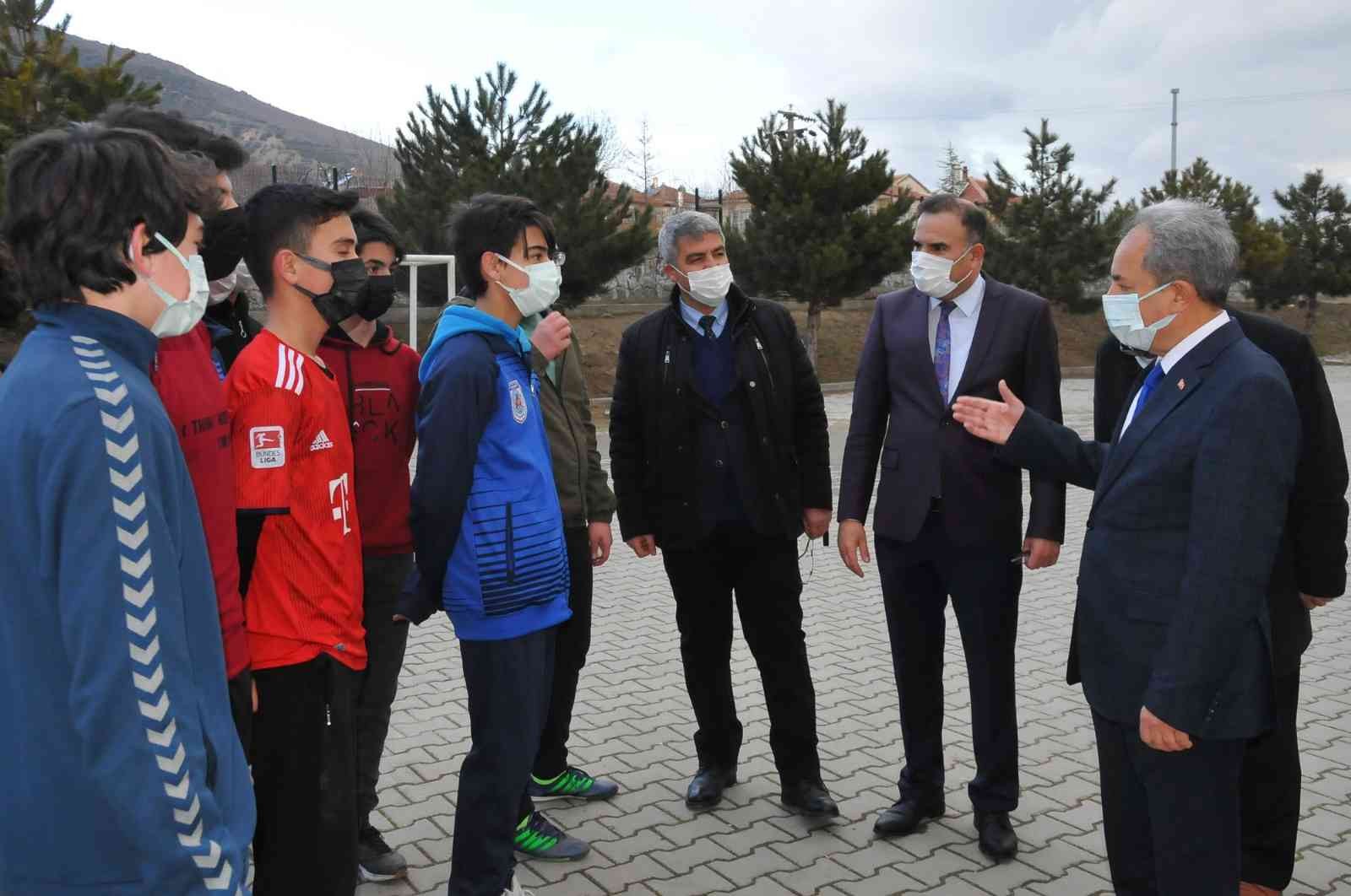 Başkan Akkaya Fen Lisesi öğrencileri ile buluştu