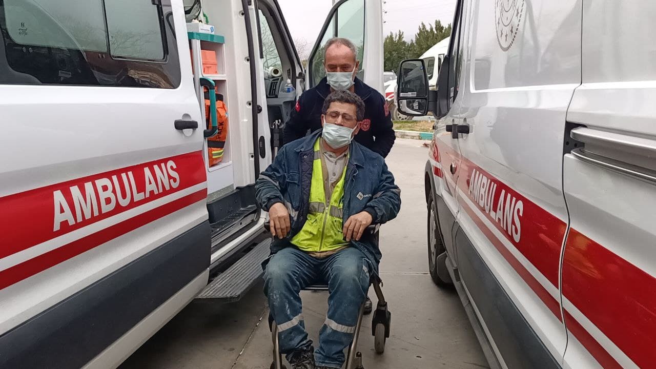 Mersin’de işçi servisi devrildi: 40 yaralı