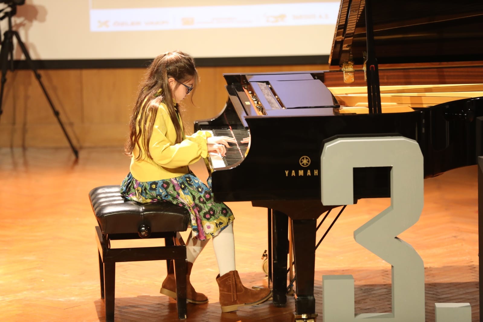 9 yaşındaki Melisa, piyano festivalinde mest etti #adana