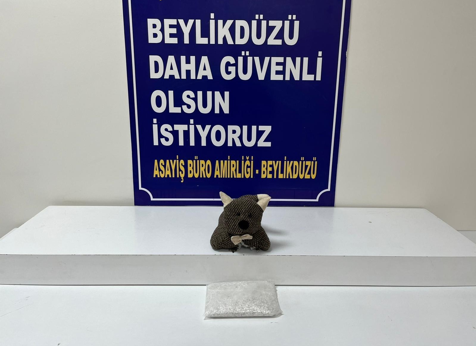 “Tirbuşon” yakalandı oyuncak evdeki ayıdan uyuşturucu fışkırdı