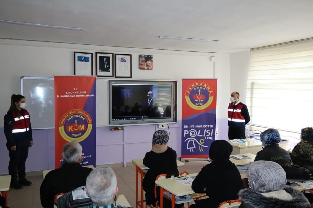 Türkeli’de “En İyi Narkotik Polisi Anne” eğitimi