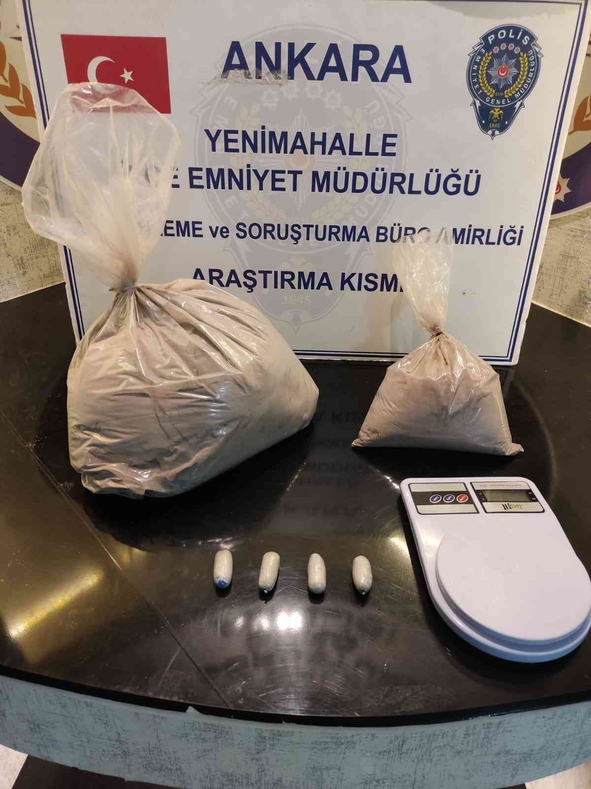 Ankara’da sindirim ve boşaltım sistemlerinden 800 gram uyuşturucu madde çıkarılan 2 yabancı uyruklu gözaltına alındı #ankara