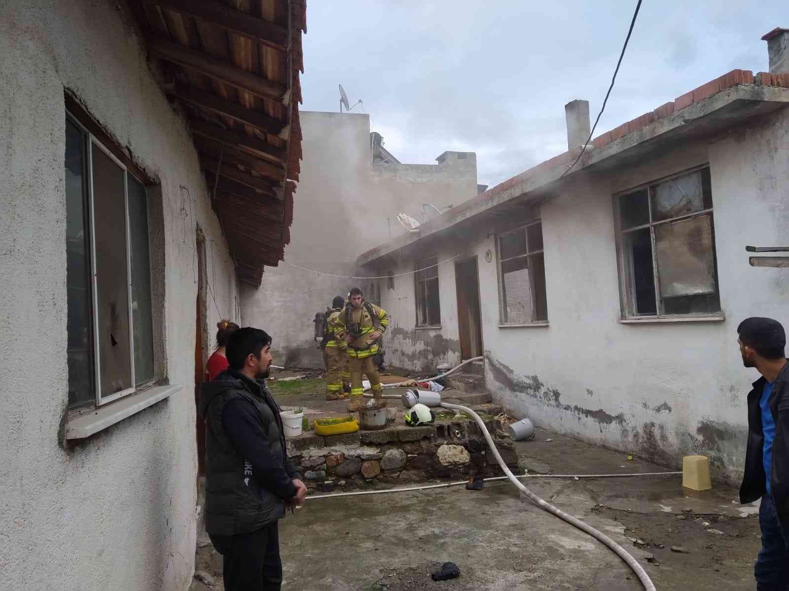 Edremit’te ev yangını korkuttu #balikesir