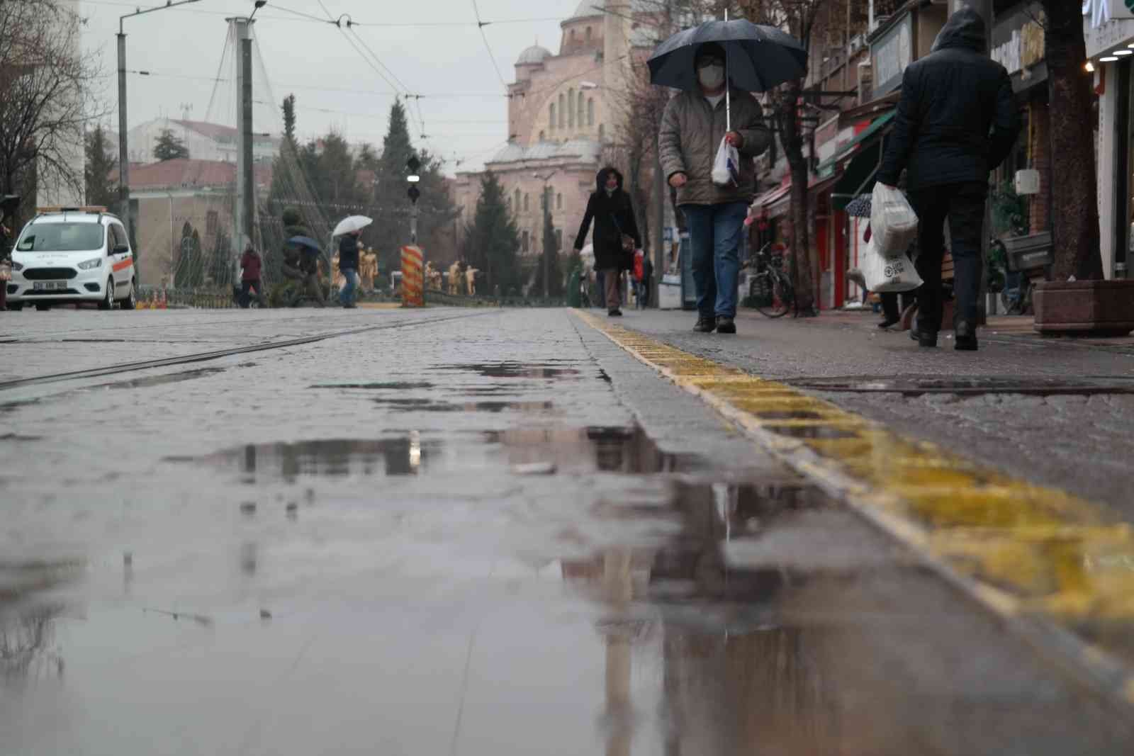 Eskişehir güne sağanak yağışla uyandı #eskisehir