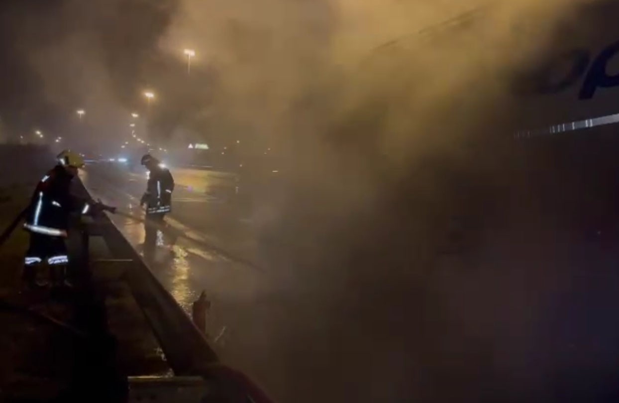 Yakıt tankerindeki yangını itfaiye söndürdü #mersin