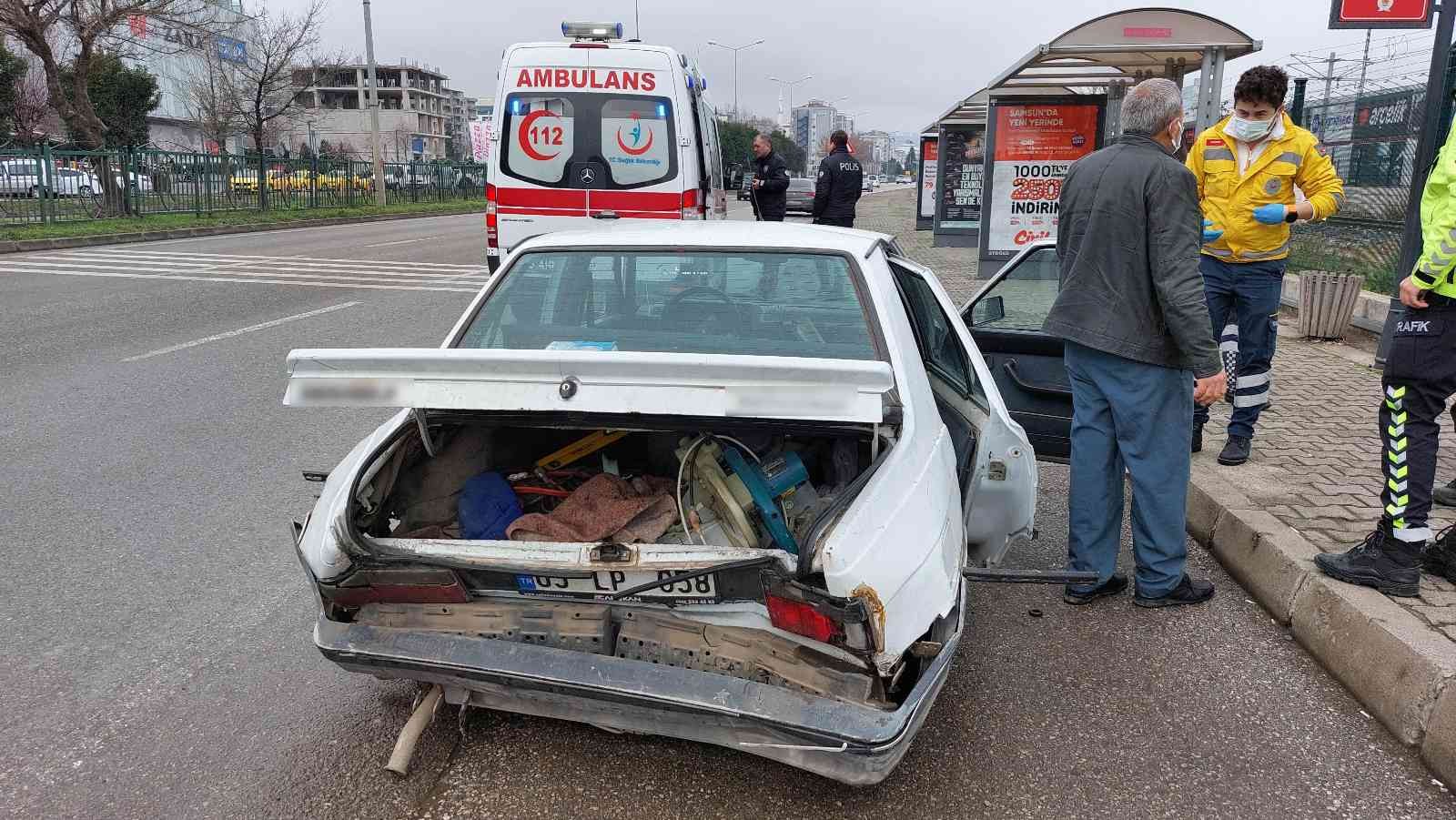 Samsun’da hafif ticari araç otomobile arkadan çarptı: 1 yaralı