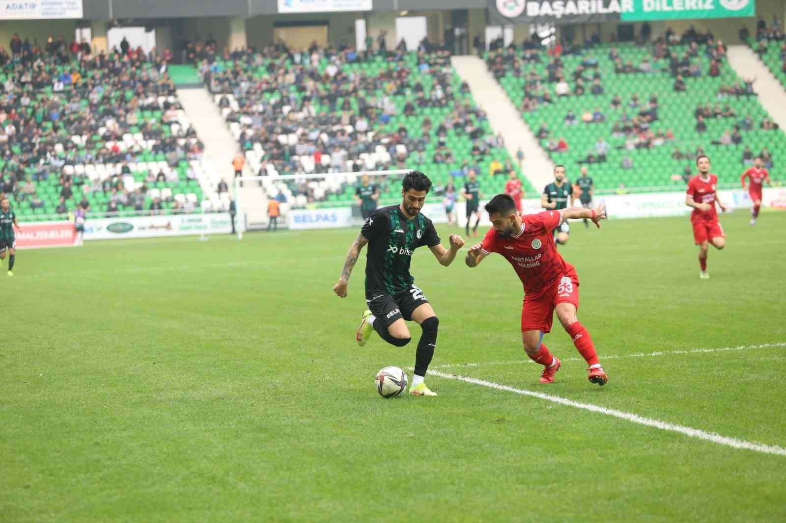 Şampiyonluk yolunda Sakaryaspor’un gol yükünü iki isim üstleniyor #sakarya