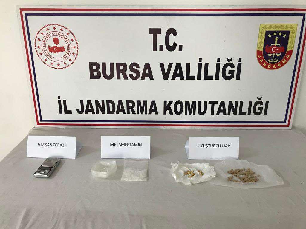 Bursa’da jandarmadan uyuşturucu tacirlerine operasyon: 2 tutuklama #bursa