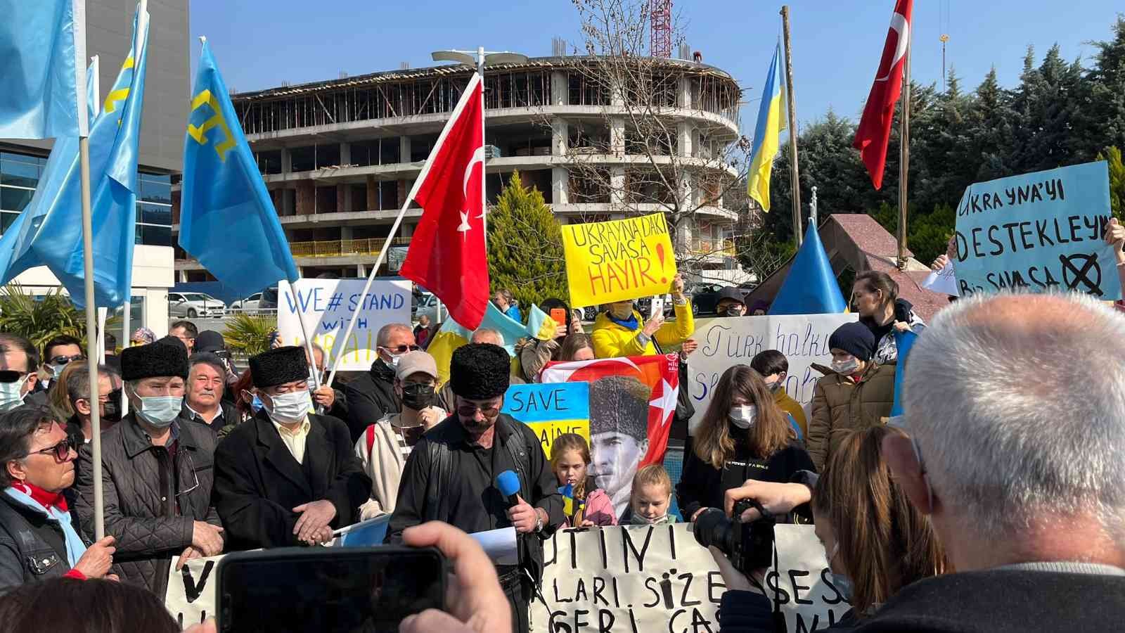 Bursa’da yaşayan Ukraynalı vatandaşlarından ’Rusya’ protestosu