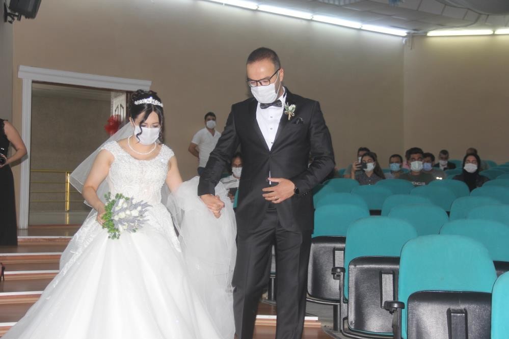 Erzincan’da 2021 yılında bin 309 çift evlendi #erzincan