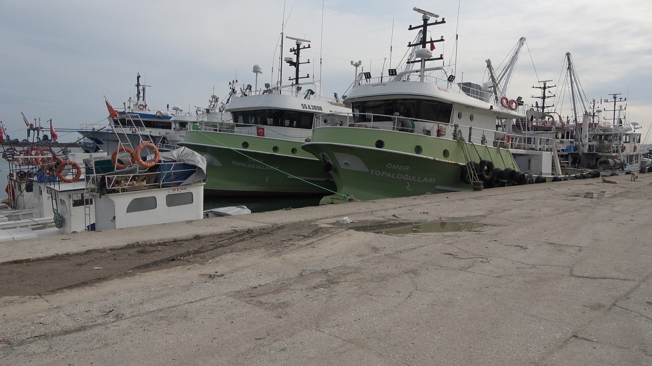 Kırklareli’nde balıkçılar hava muhalefeti sebebiyle denize açılamıyor #kirklareli
