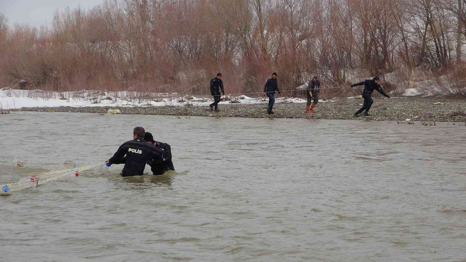 Muş’ta Karasu Nehri’ne düşen Yağmur için çalışmalara 5. günde ara verildi #mus