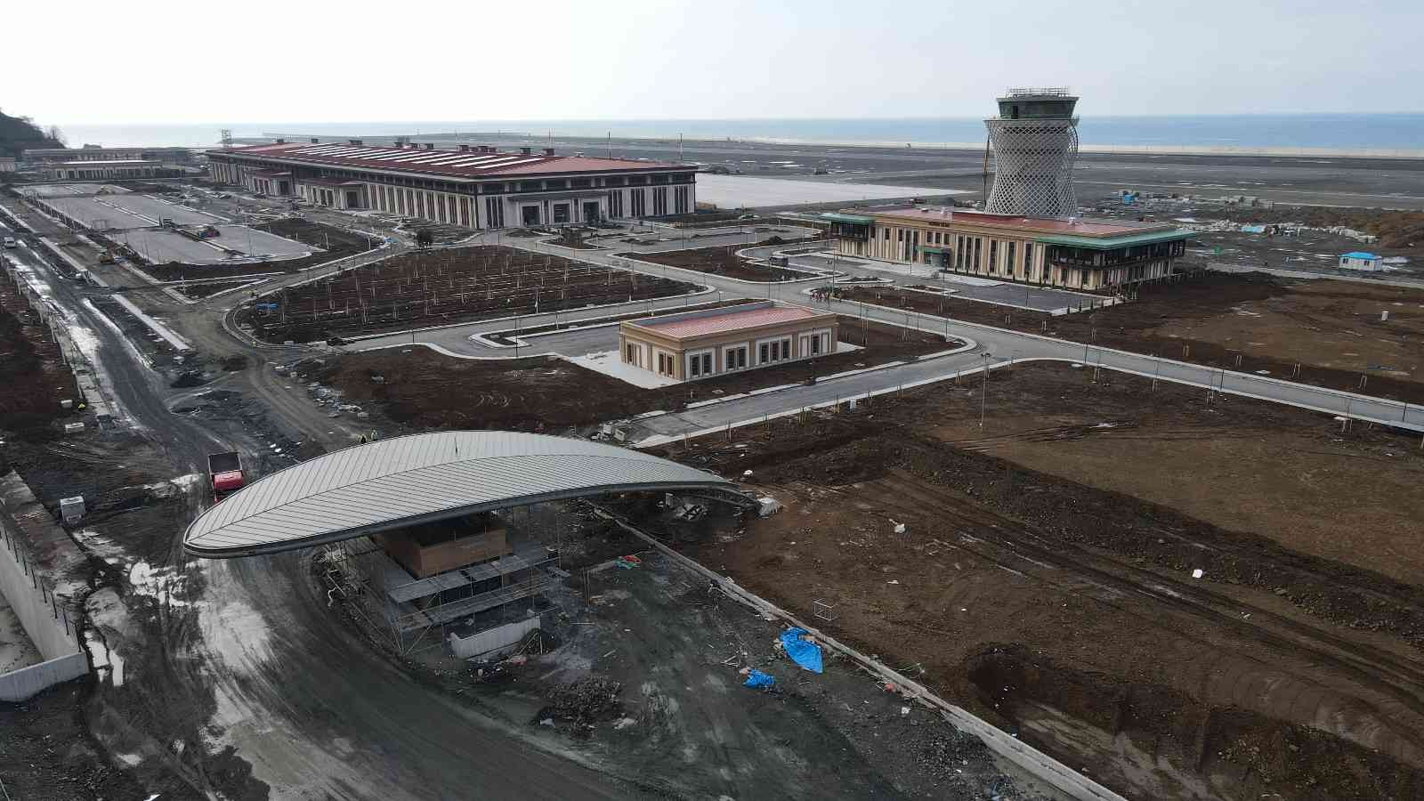 Rize-Artvin Havalimanı’nda ince işçilik devam ediyor #rize