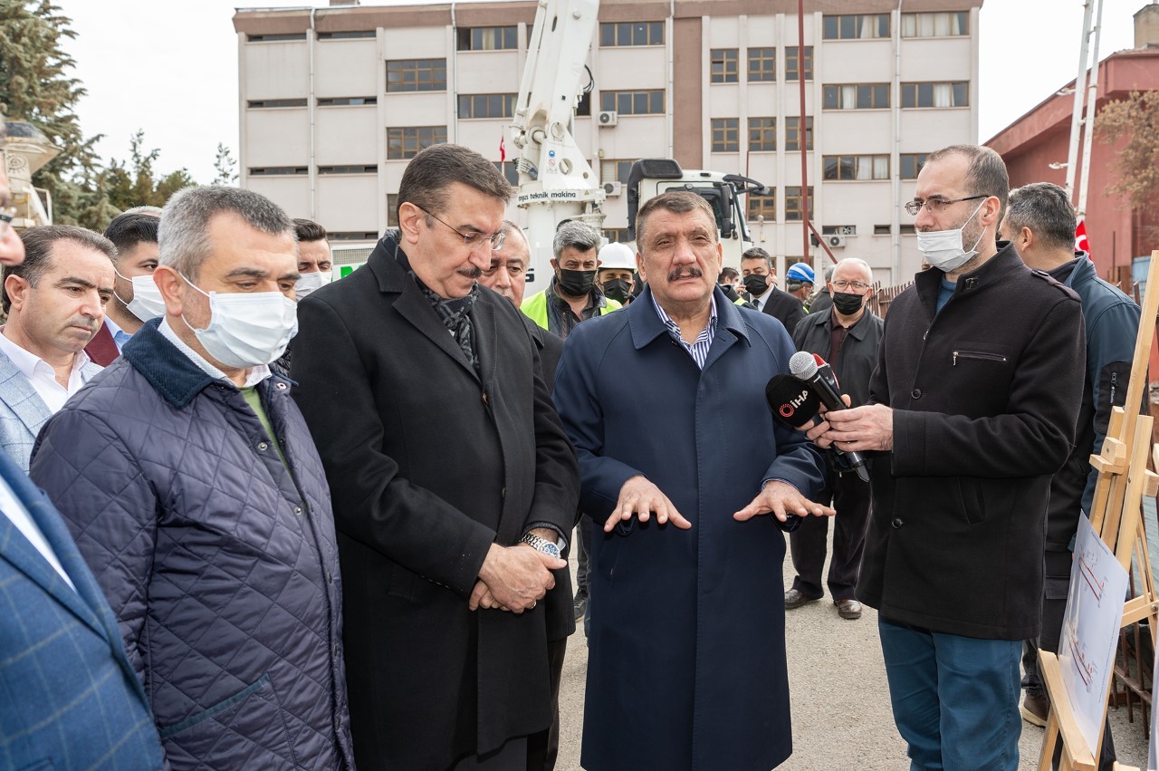 Başkan Gürkan kent meydanındaki çalışmaları inceledi #malatya