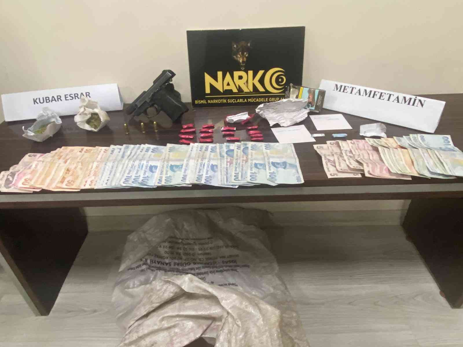 Suçüstü yakalanan dört uyuşturucu satıcısı tutuklandı