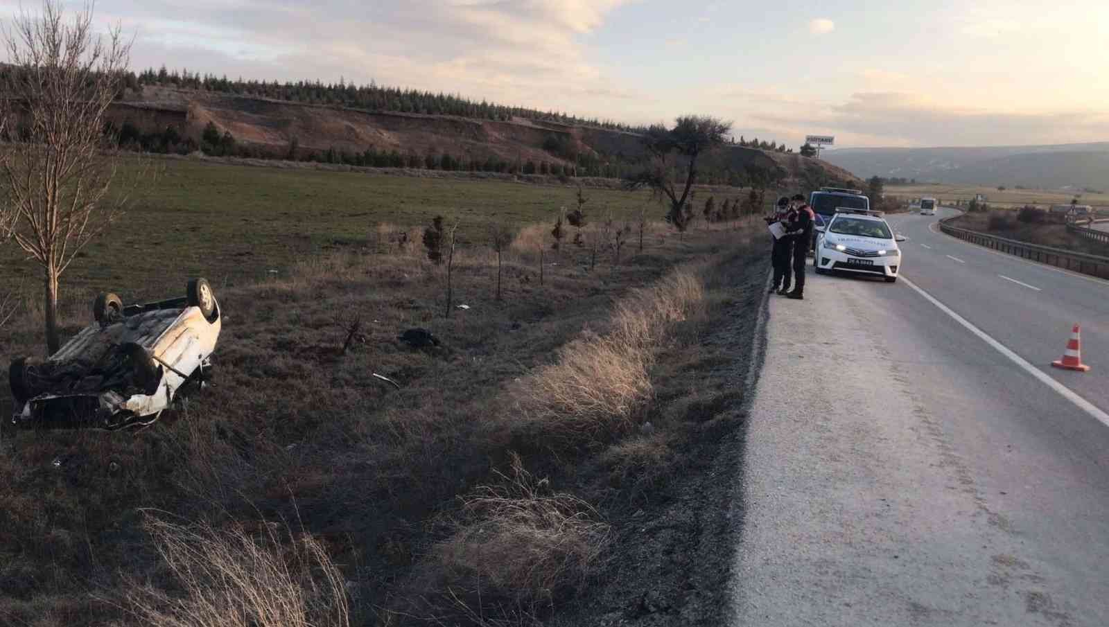 Eskişehir’de otomobil takla attı: 1 ölü, 1 yaralı #eskisehir