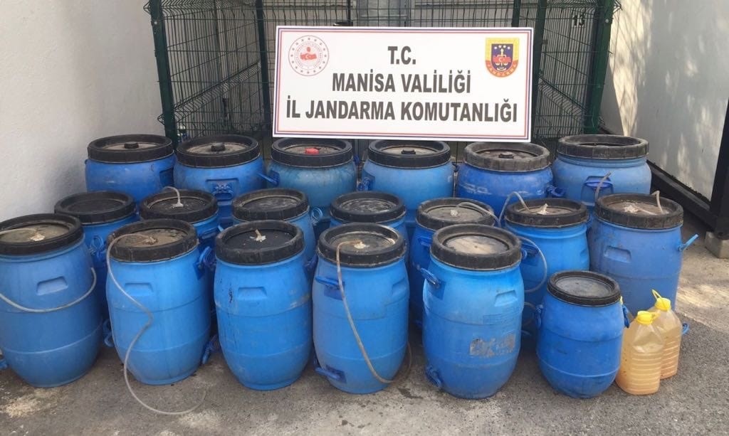Manisa’da 1,5 ton sahte içki ele geçirildi #manisa