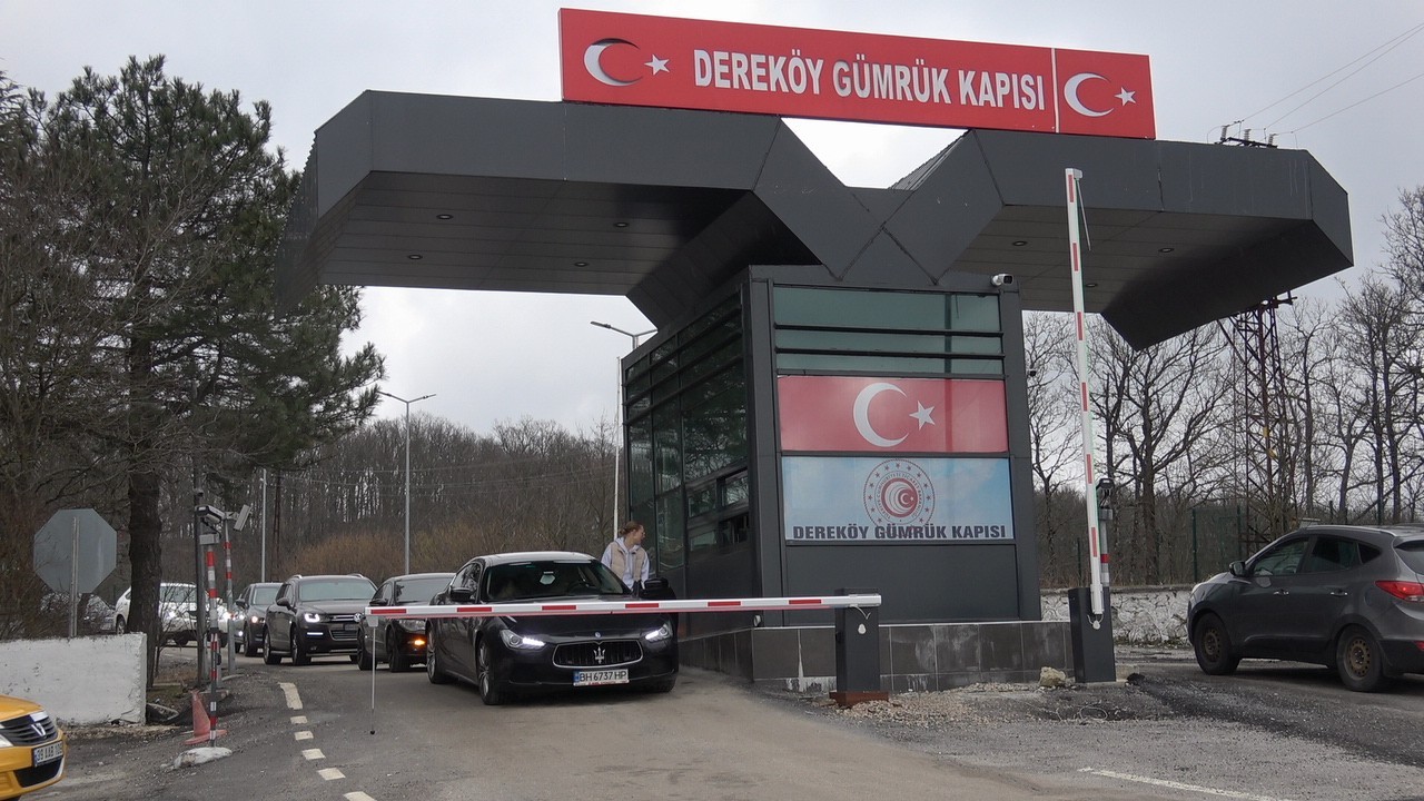 Çatışmalardan kaçan Ukraynalı ve Türk vatandaşları Türkiye’ye gelmeye devam ediyor #kirklareli