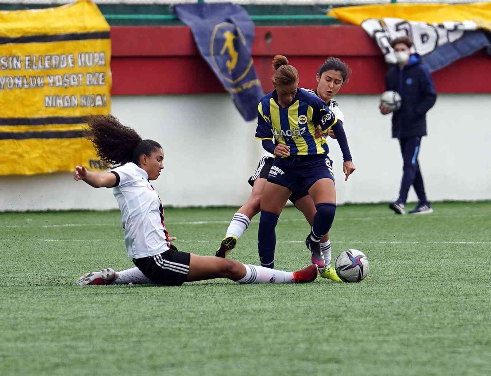 Turkcell Kadın Futbol Süper Ligi: Fenerbahçe: 2 - Beşiktaş: 1 #istanbul