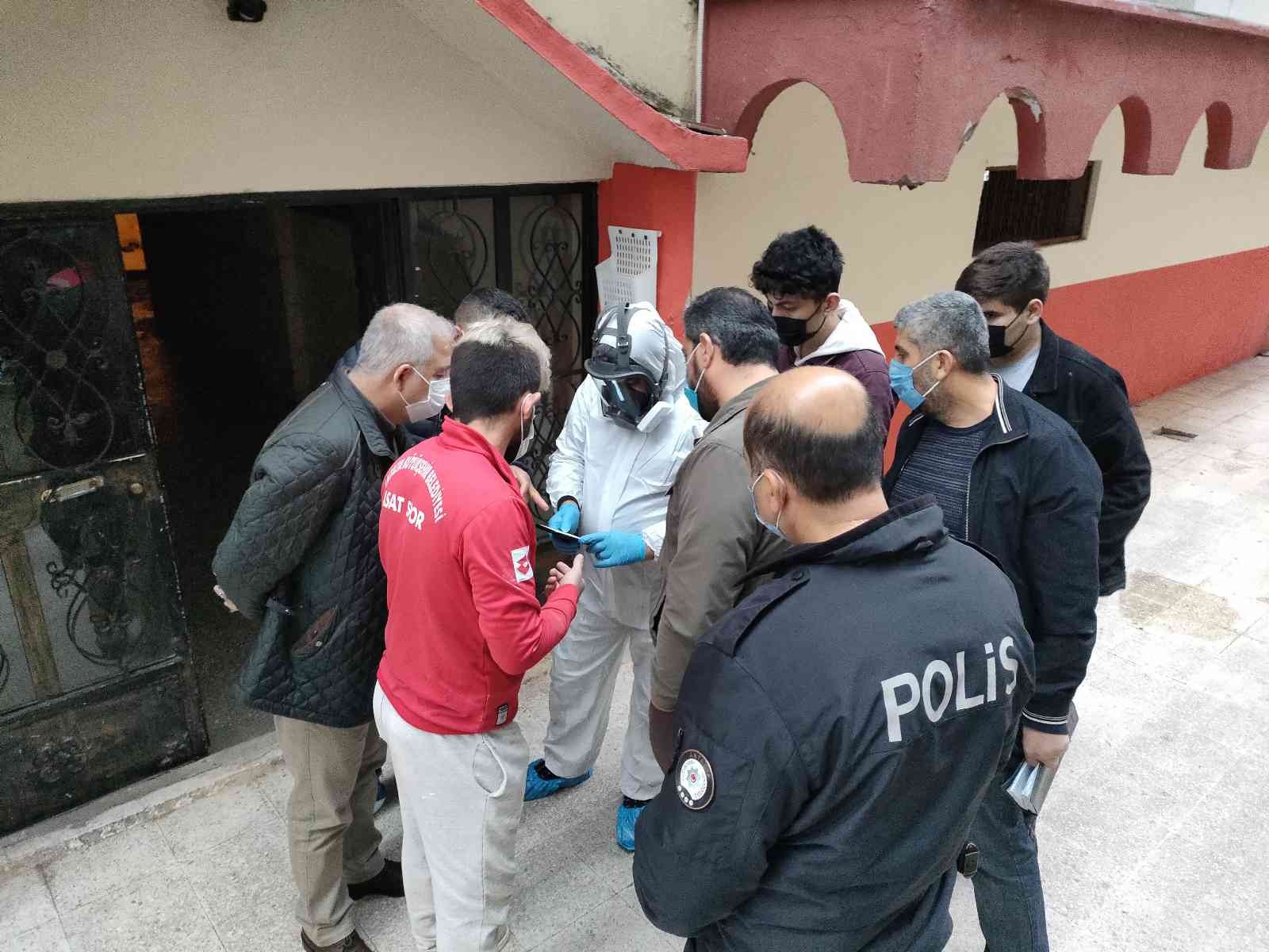 Antalya’da daireden yayılan koku yalnız yaşayan adamın öldüğünü ortaya çıkardı