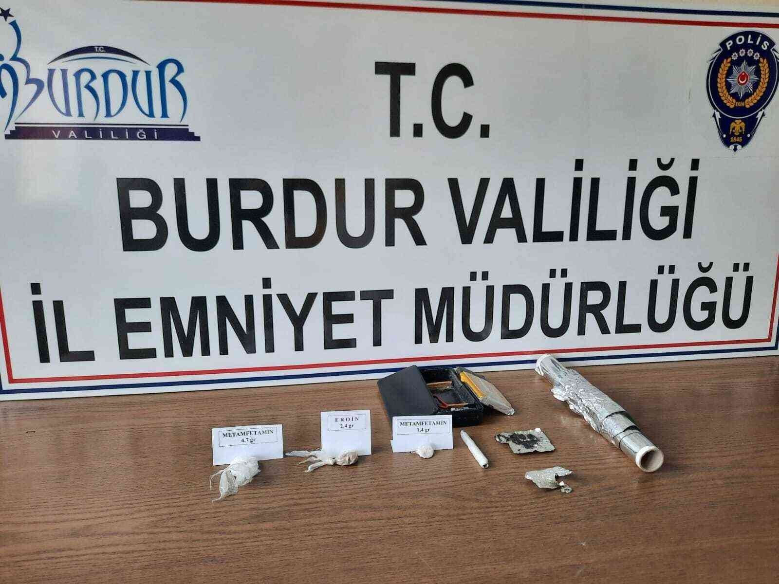 Şüphe üzerine durdurulan araçta uyuşturucu çıktı #burdur