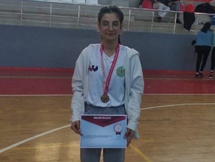 Aydınlı sporcu Bilek Güreşi Türkiye Şampiyonası’ndan altın madalya ile döndü #aydin
