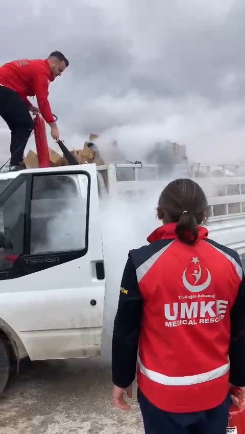 Elazığ’da UMKE ekipleri bu kez yangına müdahale etti
