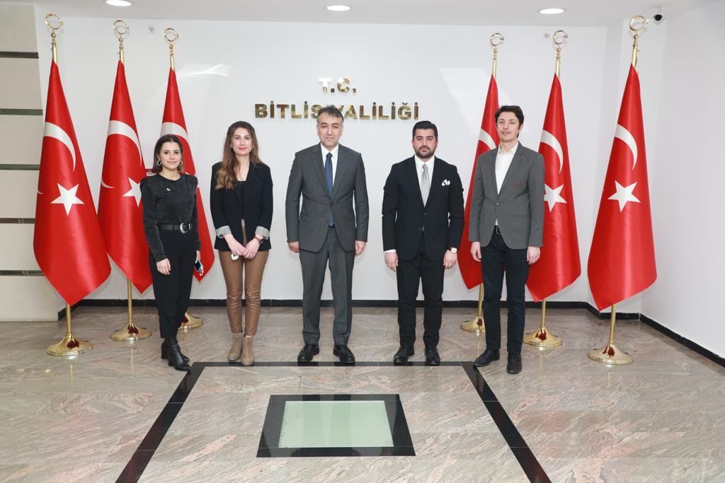 Yeşilay Derneği Bitlis Şube Başkanı Yazar’dan Vali Çağatay’a ziyaret #bitlis