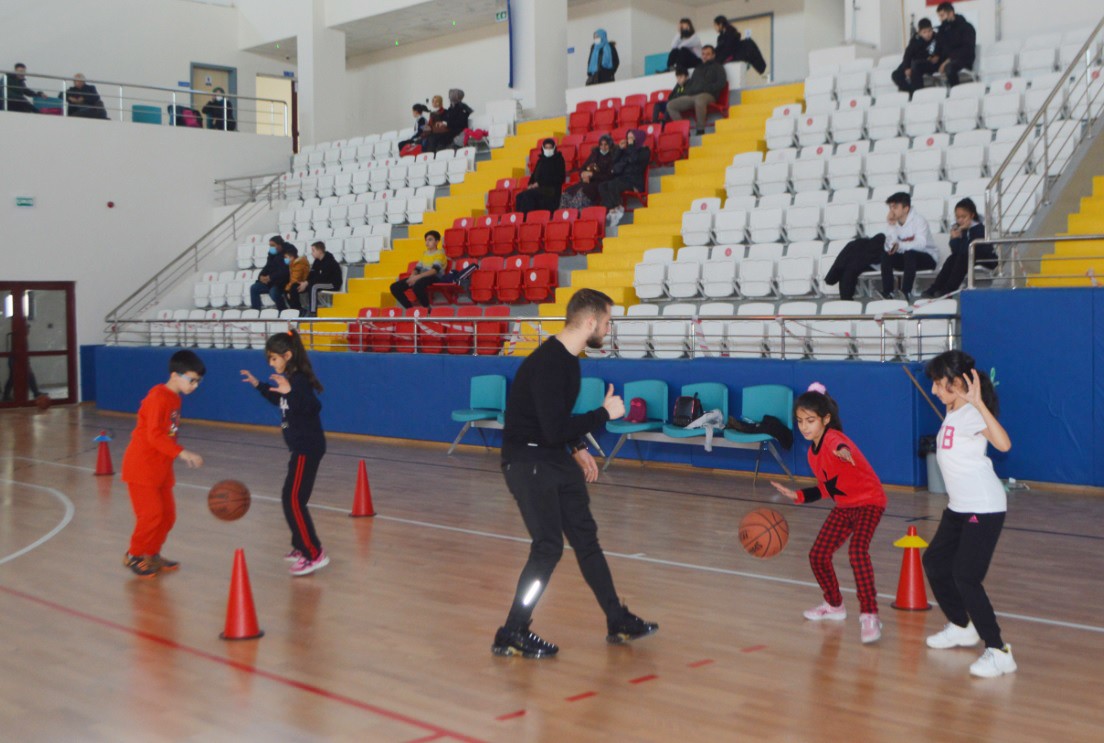 Akıncılarspor Basketbol Takımı, antrenmanlarına başladı #kutahya