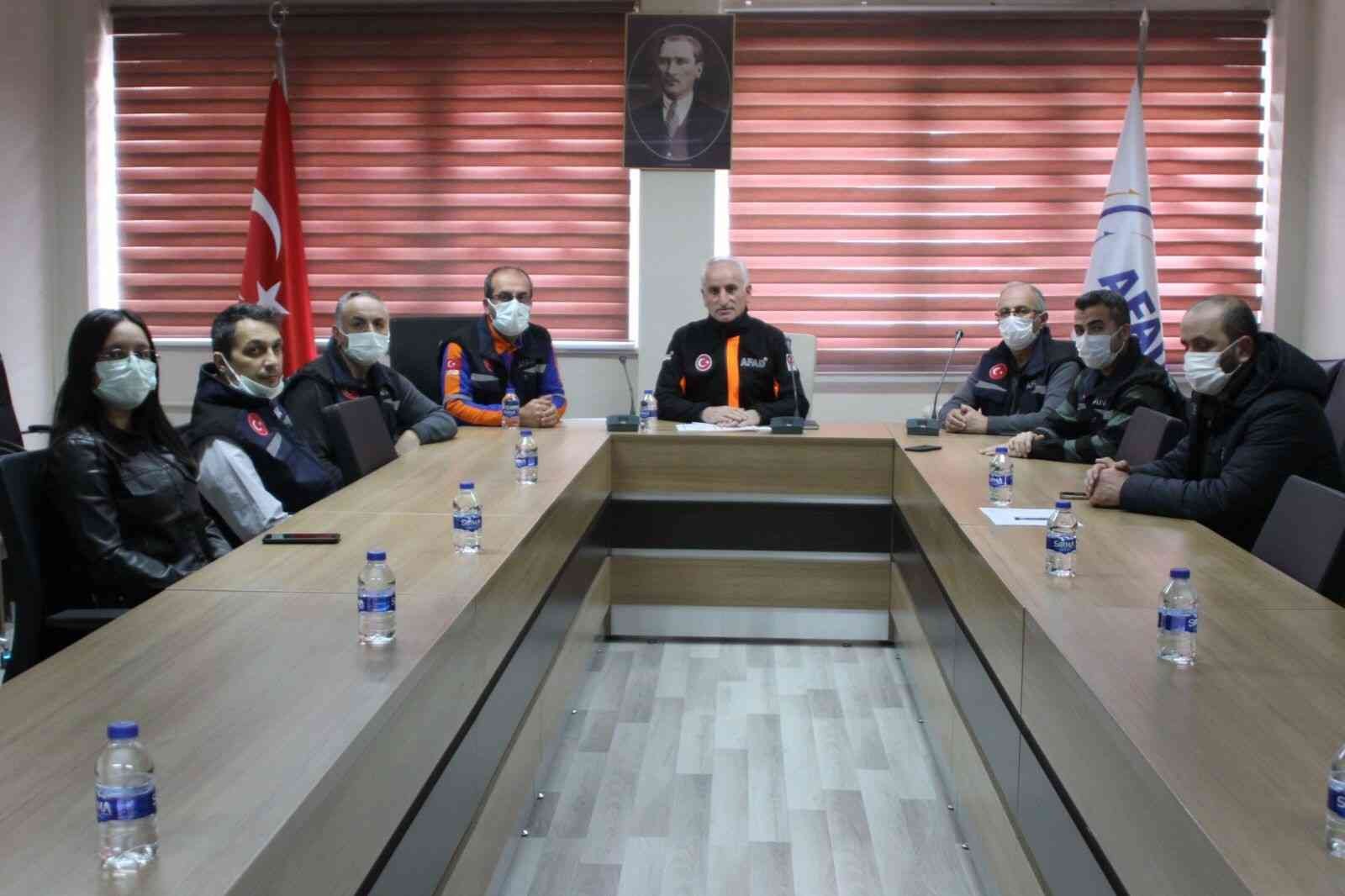 Bayburt’ta deprem haftasının bilgilendirme toplantısı yapıldı #bayburt