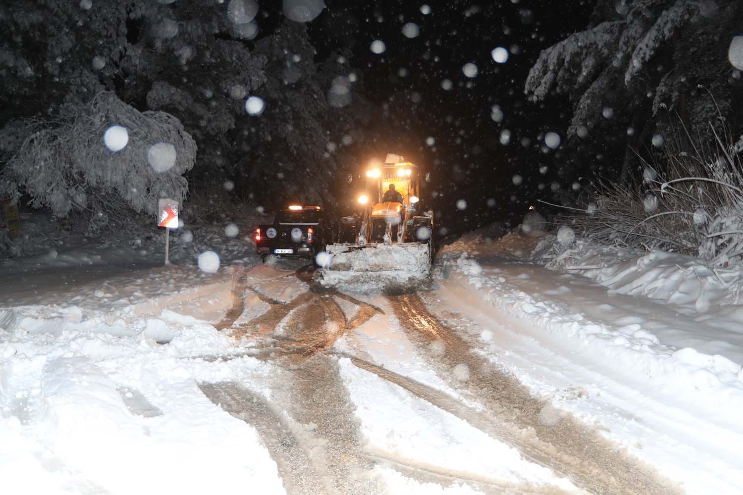 Pamukkale’de Mart ayında karla mücadele devam ediyor #denizli