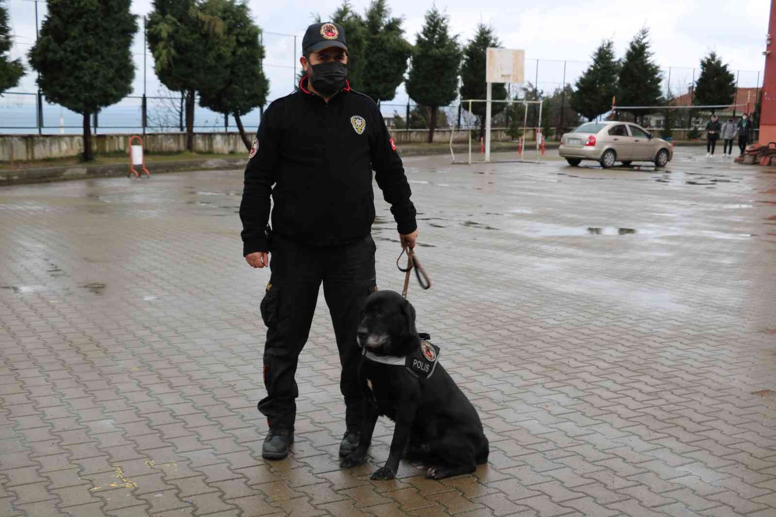 Okul çevrelerinde narkotik denetimi yaptılar #zonguldak