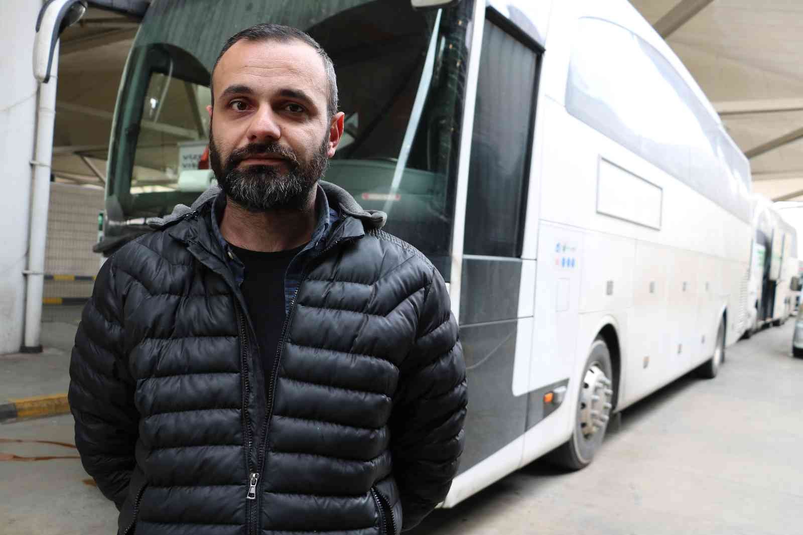 Türk vatandaşlarının tahliyesi için Ukrayna’ya giden onlarca otobüs dönüş yolunda #edirne
