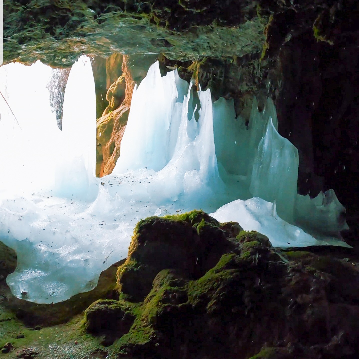 Mağarada buz dikitler hayran bıraktı #kahramanmaras