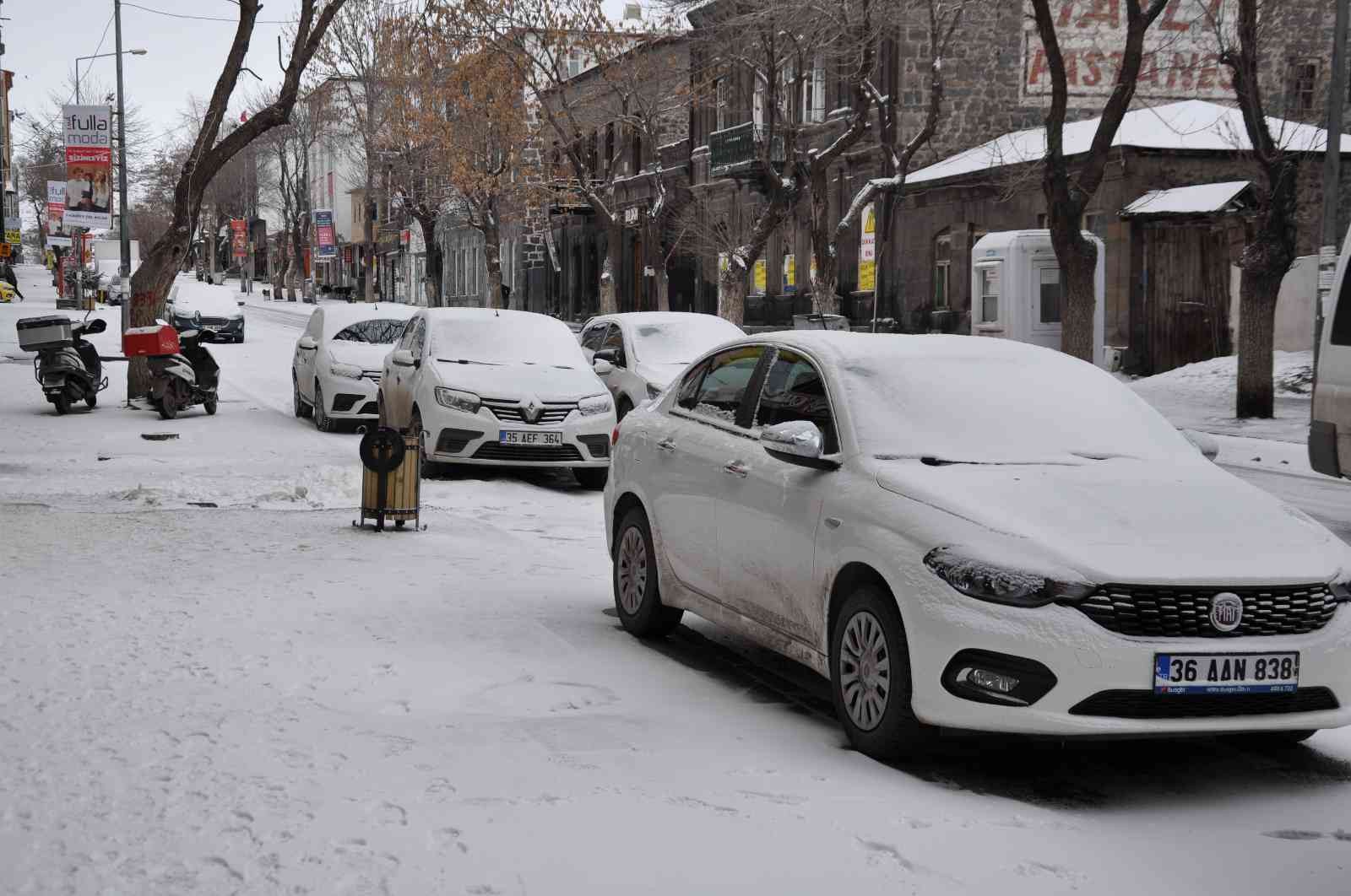 Kars’ta okullara kar tatili #kars