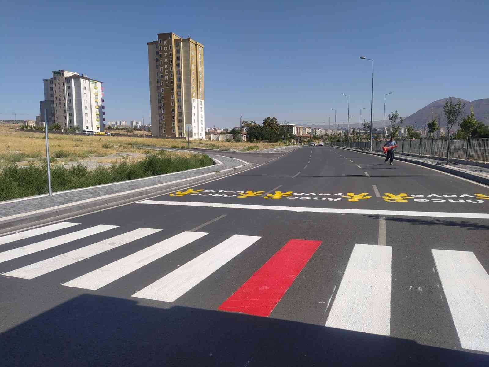 Başkan Palancıoğlu: Güvenli ve seri ulaşım için yol çizgi boyası satın alındı