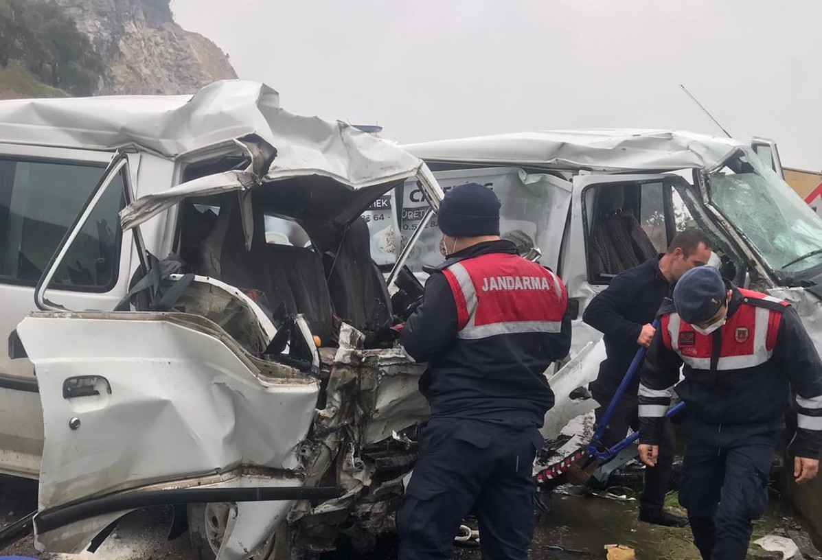 Aydın’da trafik kazası: 1’i ağır 3 yaralı