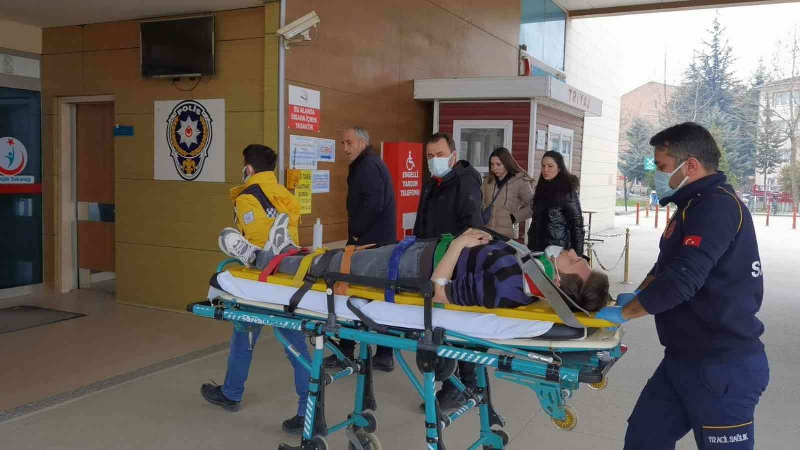 Bursa’da tadilat yaparken merdiven boşluğuna düşerek yaralandı