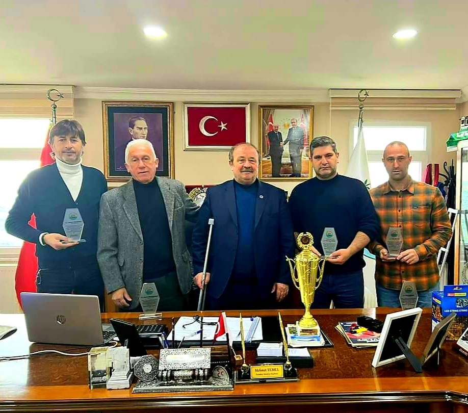 Şampiyon Esenköyspor’dan Başkan Temel’e ziyaret #yalova
