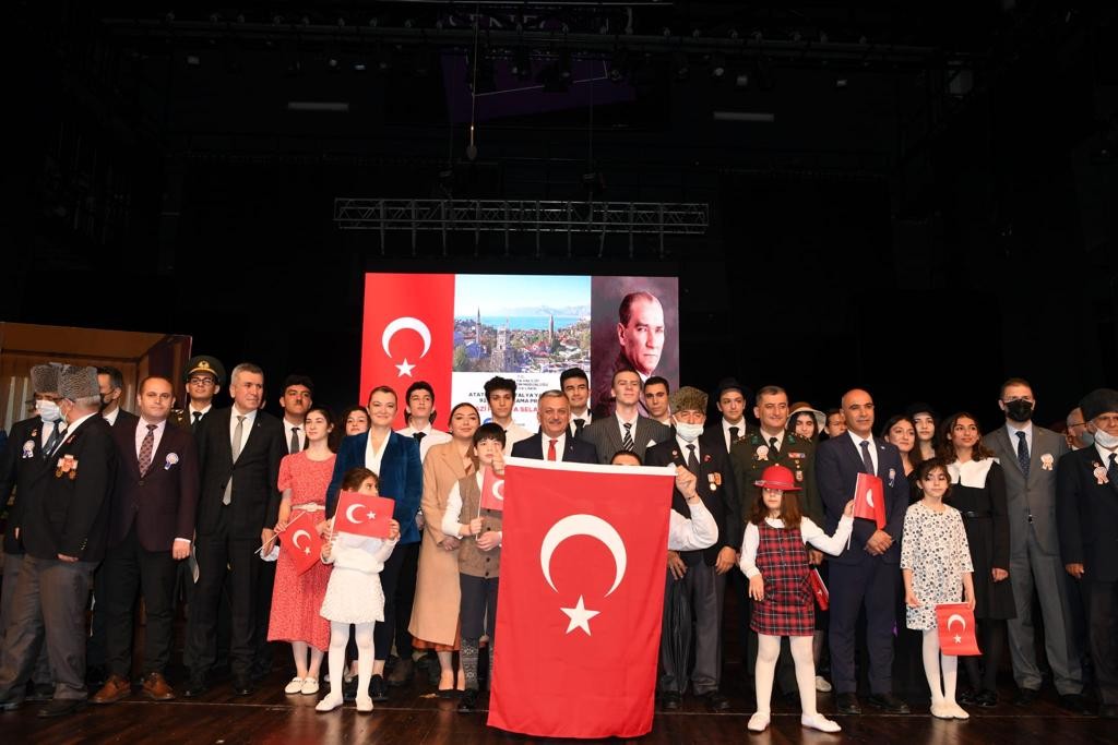 Atatürk’ün Antalya’ya gelişinin 92. yıldönümü törenle kutlandı