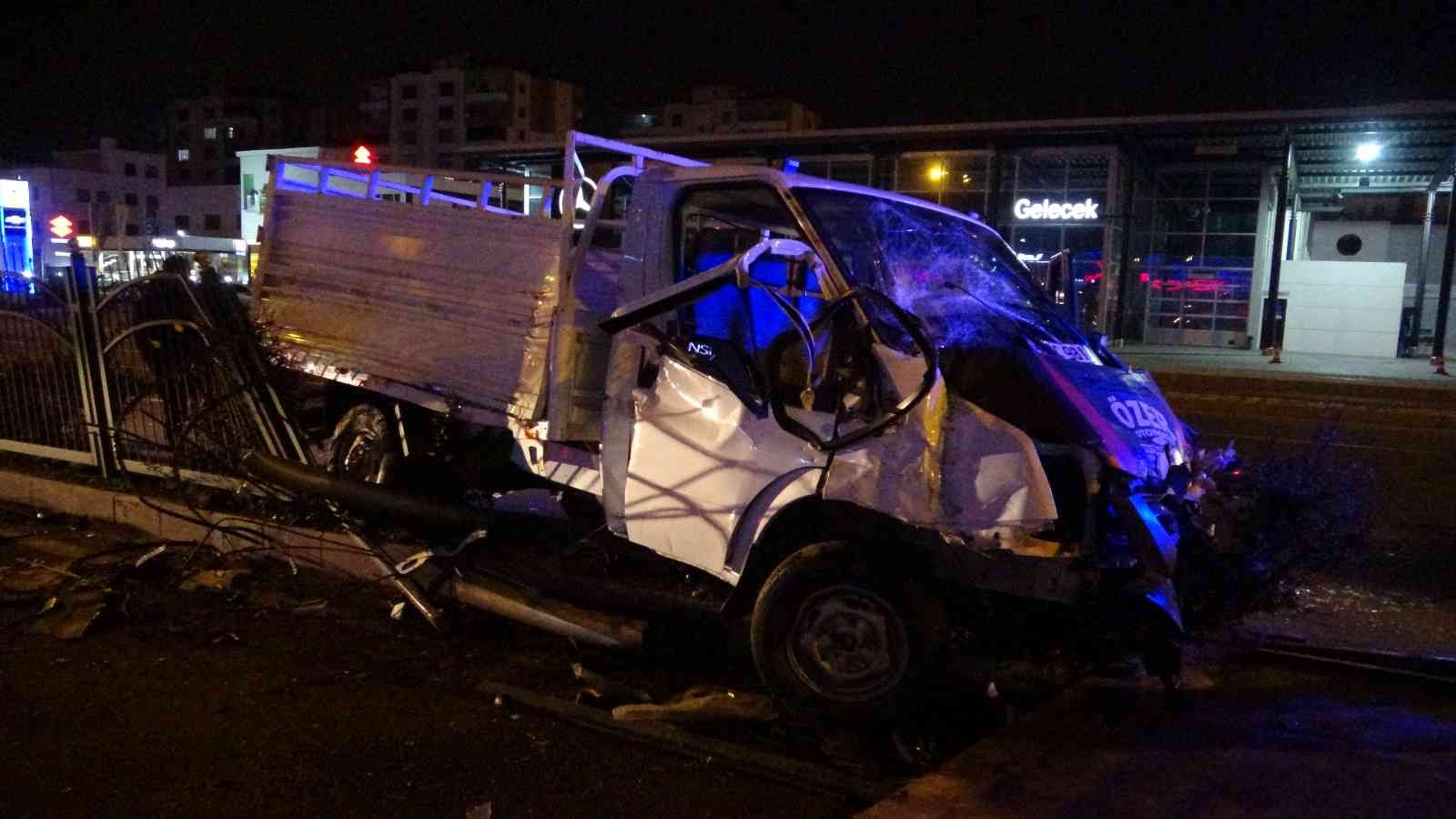 Diyarbakır’da feci zincirleme kaza: 1 ölü 4 yaralı #diyarbakir