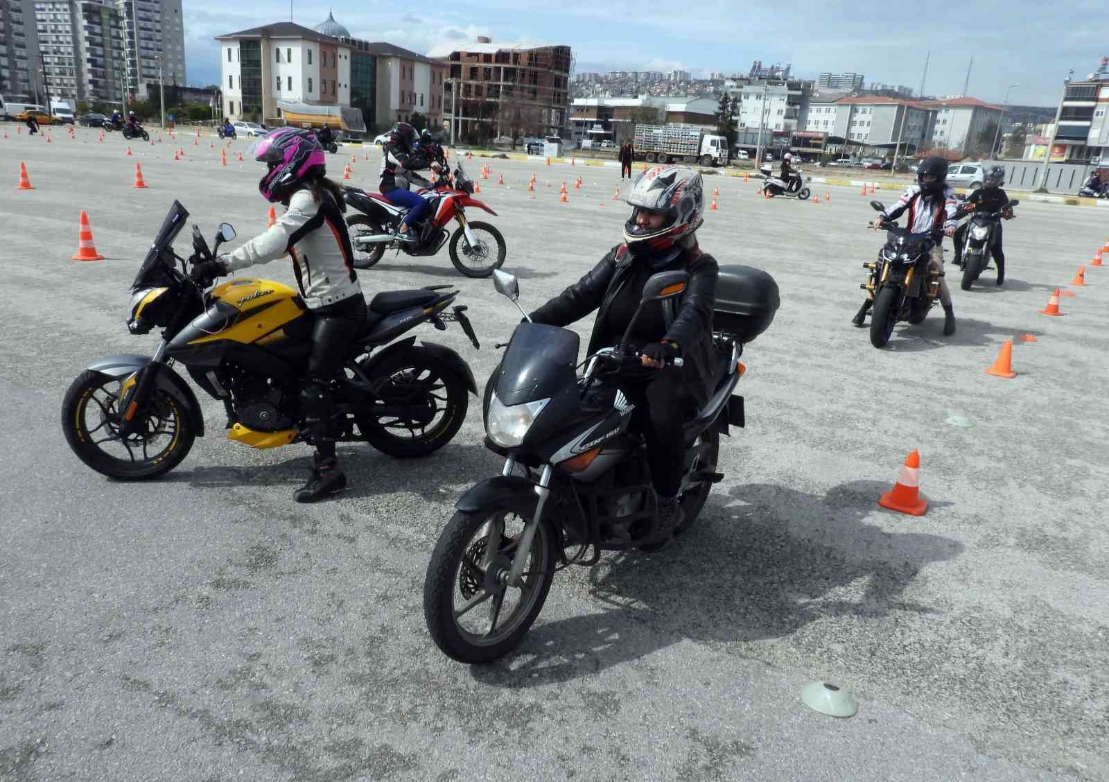 Kepez’de kadınlara motosiklet sürüş eğitimi #antalya