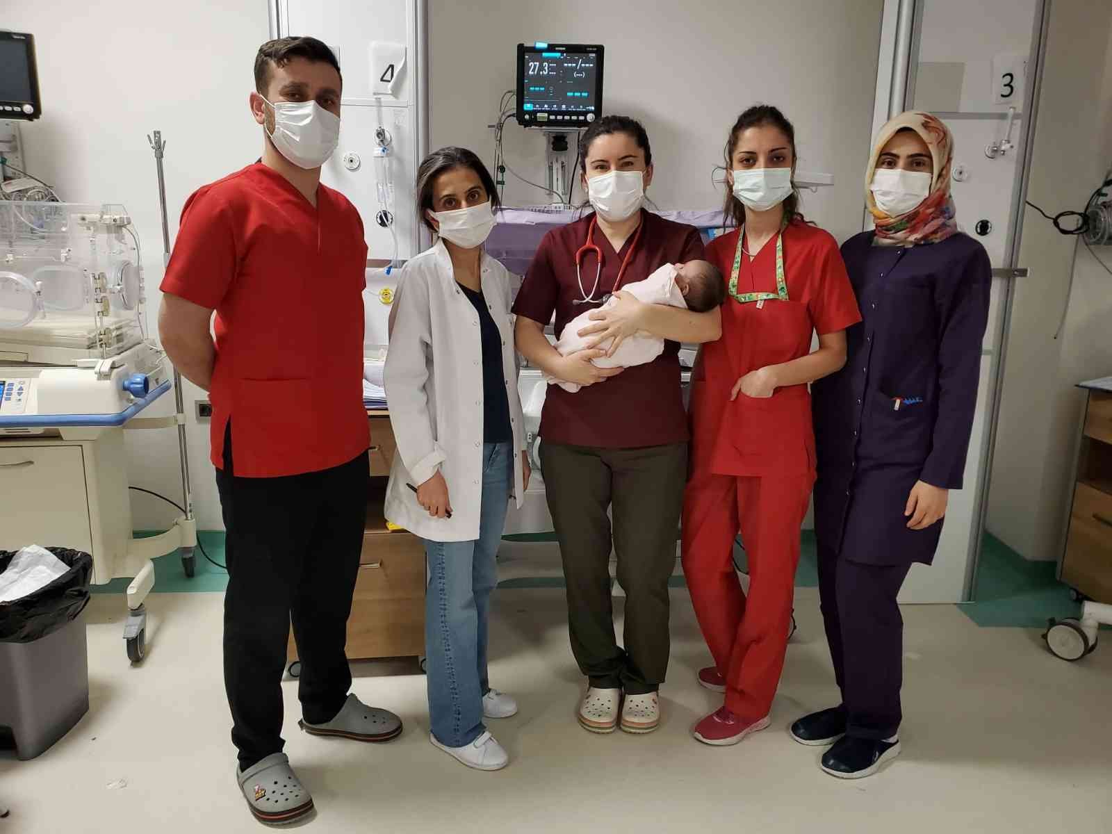 Covid-19 hastası bebek 14 günlük yaşam mücadelesini kazandı #batman