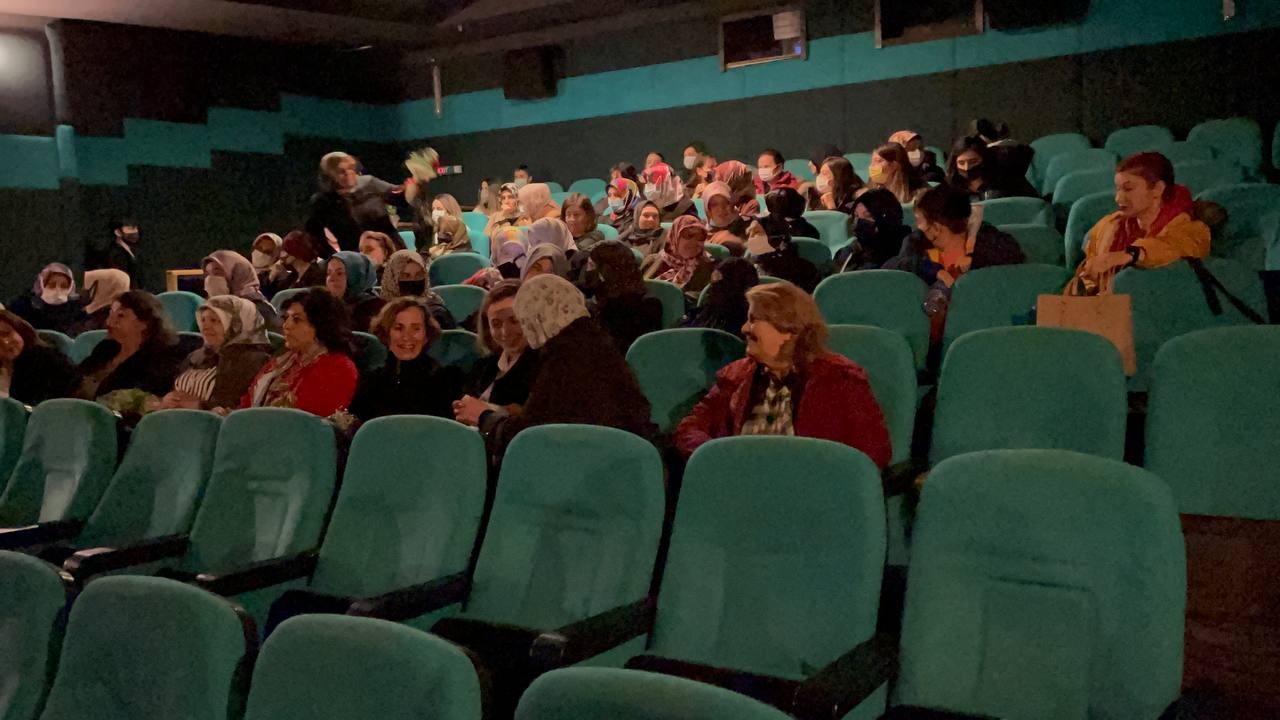 Karabük’te çiftçi kadınlar sinemada buluştu #karabuk