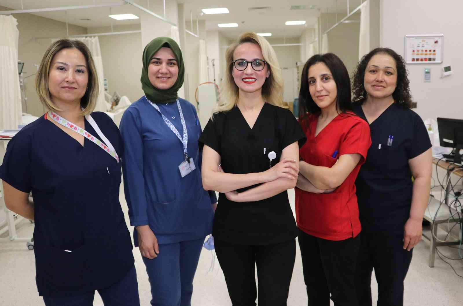 Sağlık çalışanı kadınlar şiddetin son bulmasını istedi #adana