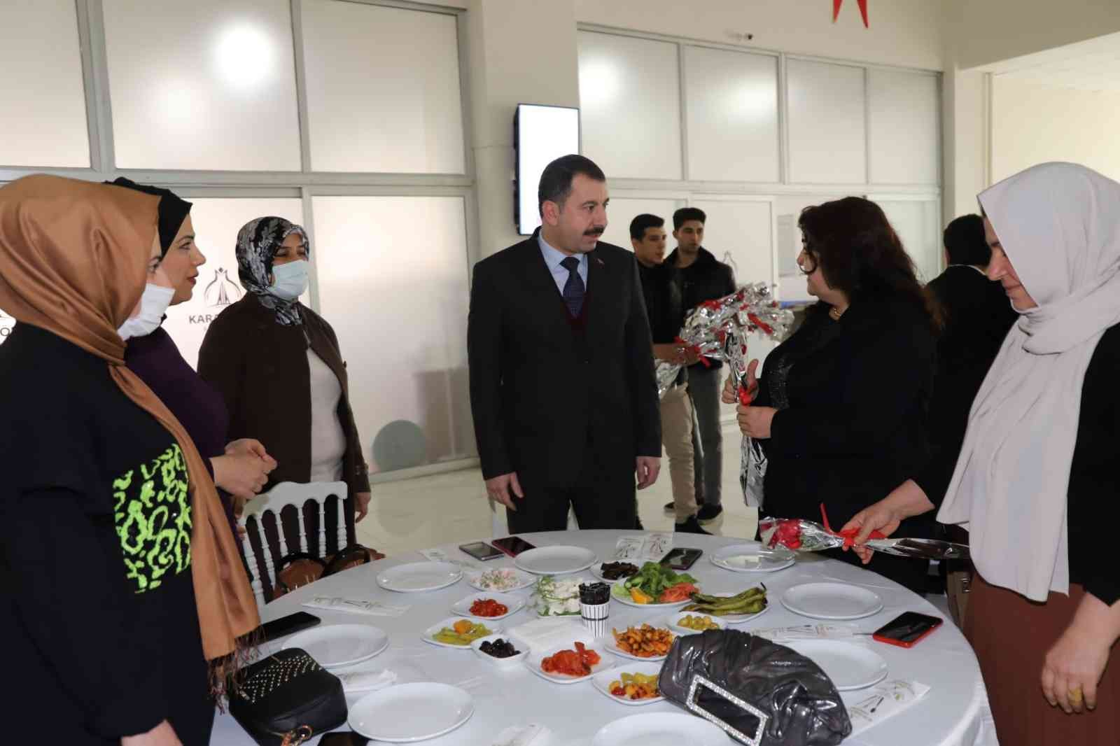 Başkan Baydilli’den kadın personele kadınlar günü jesti